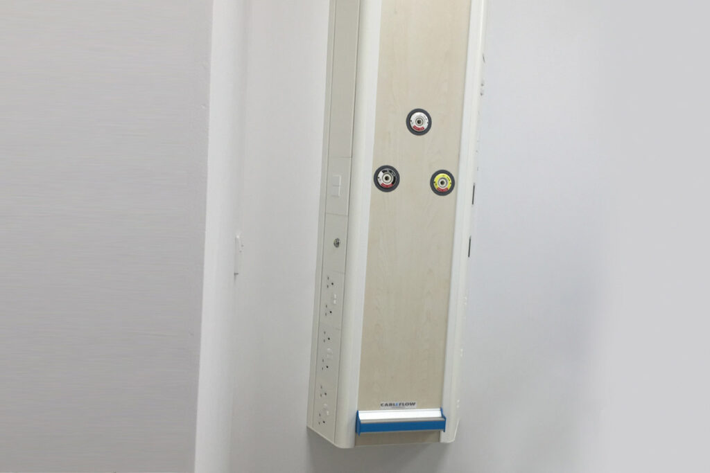Cableflow Solo Vertical Medical Trunking