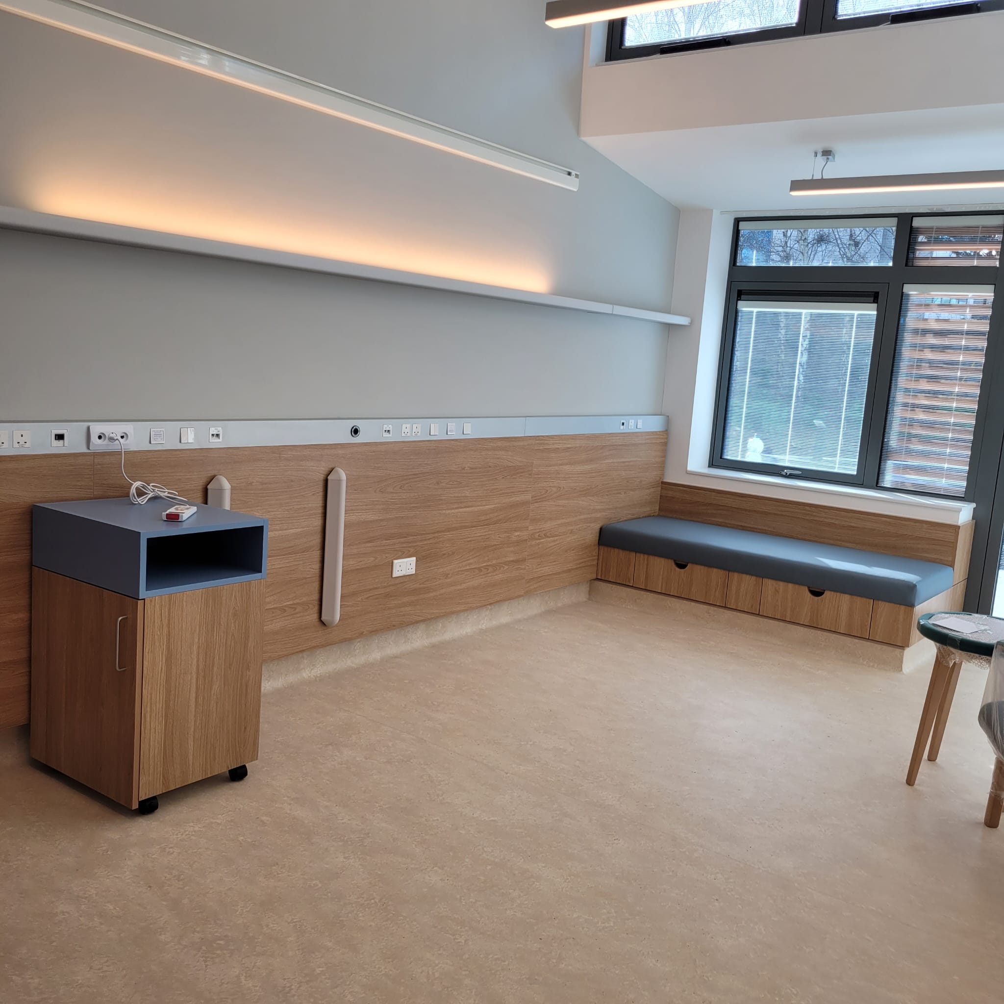 Blackrock Hospice, Schyns Q100 Semi Integrative Medical Trunking